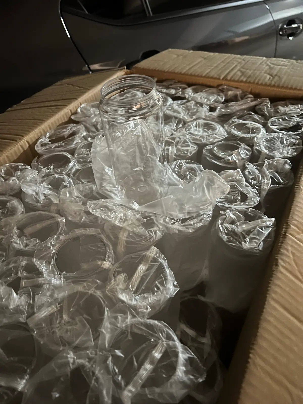 Plastic bottles with lid – photo 2