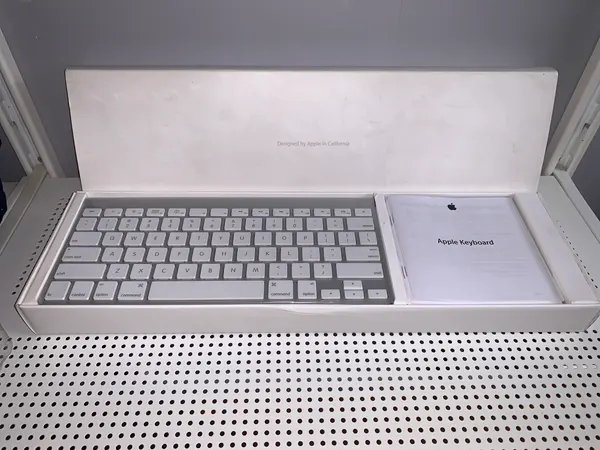 Apple Wireless Keyboard - BNIB