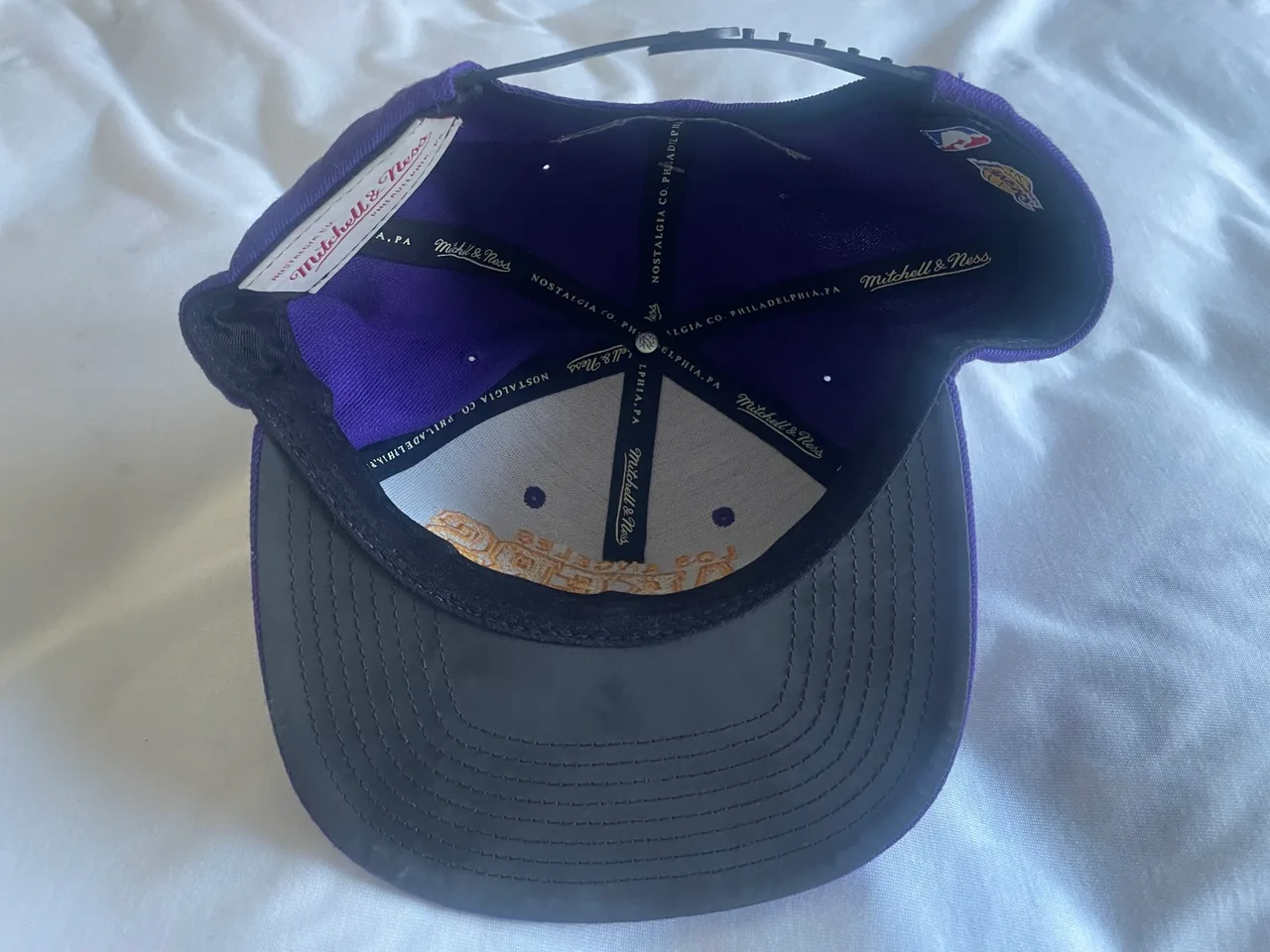 L.A. Lakers SnapBack cap, Mitchell & Ness, new with tags – photo 4