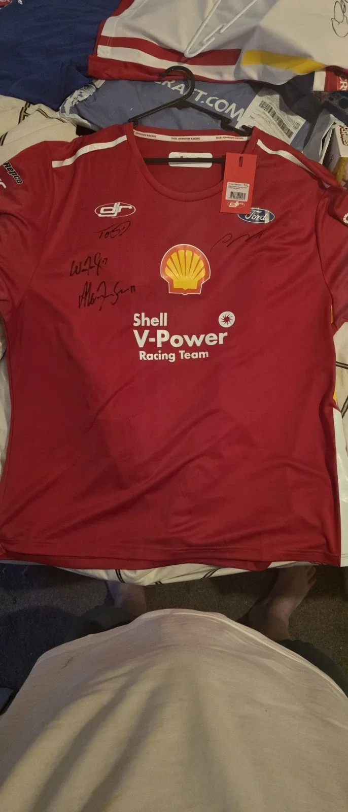2 V8 Supercars Tshirts — photo 4
