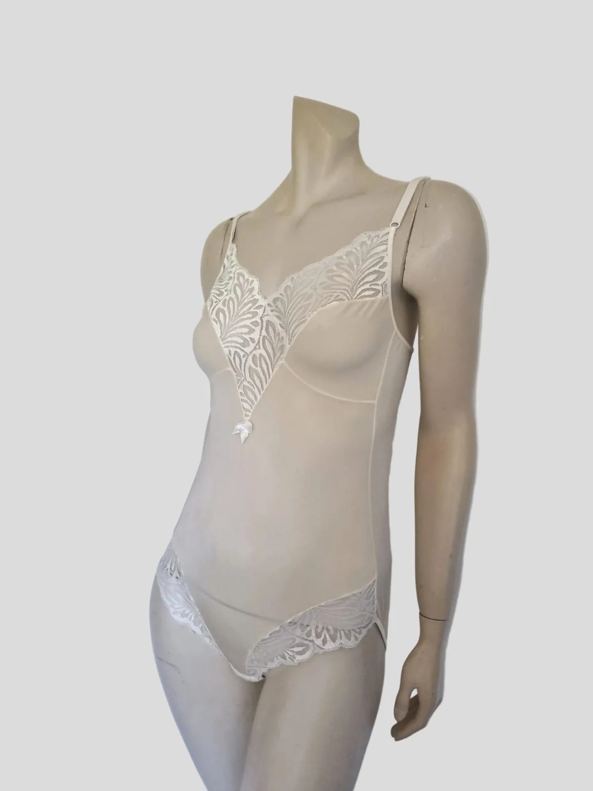 1980s Vintage Cream and White Teddy, Bodysuit, by Kayser - S to M – photo 3