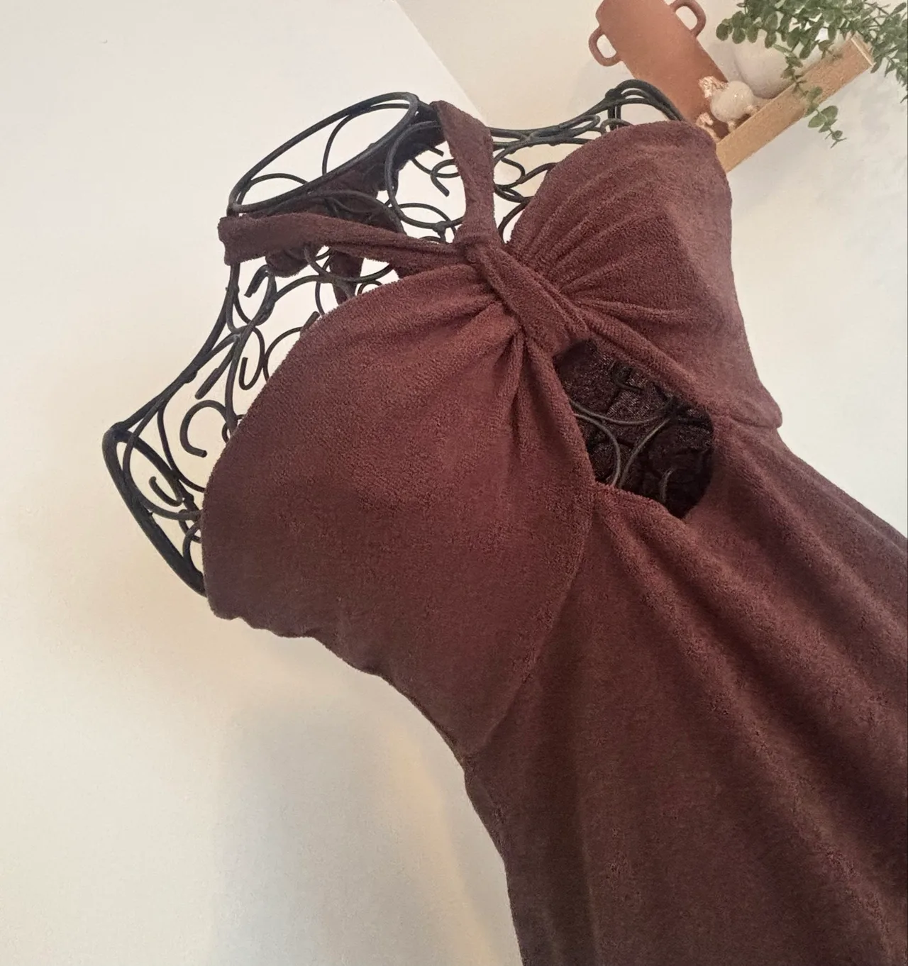 PrettyLittleThing Chocolate Brown Terry Towelling Halter Maxi Dress – photo 3