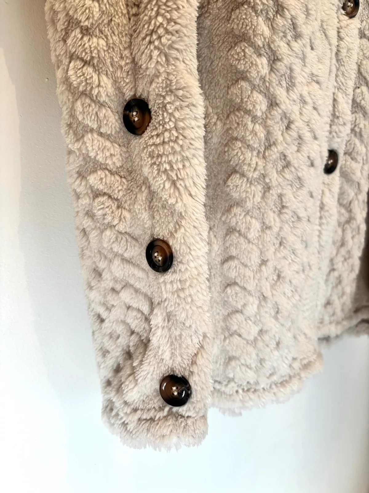 Cozy Hooded Faux Fur Fleece Cable Knit Vest – photo 5