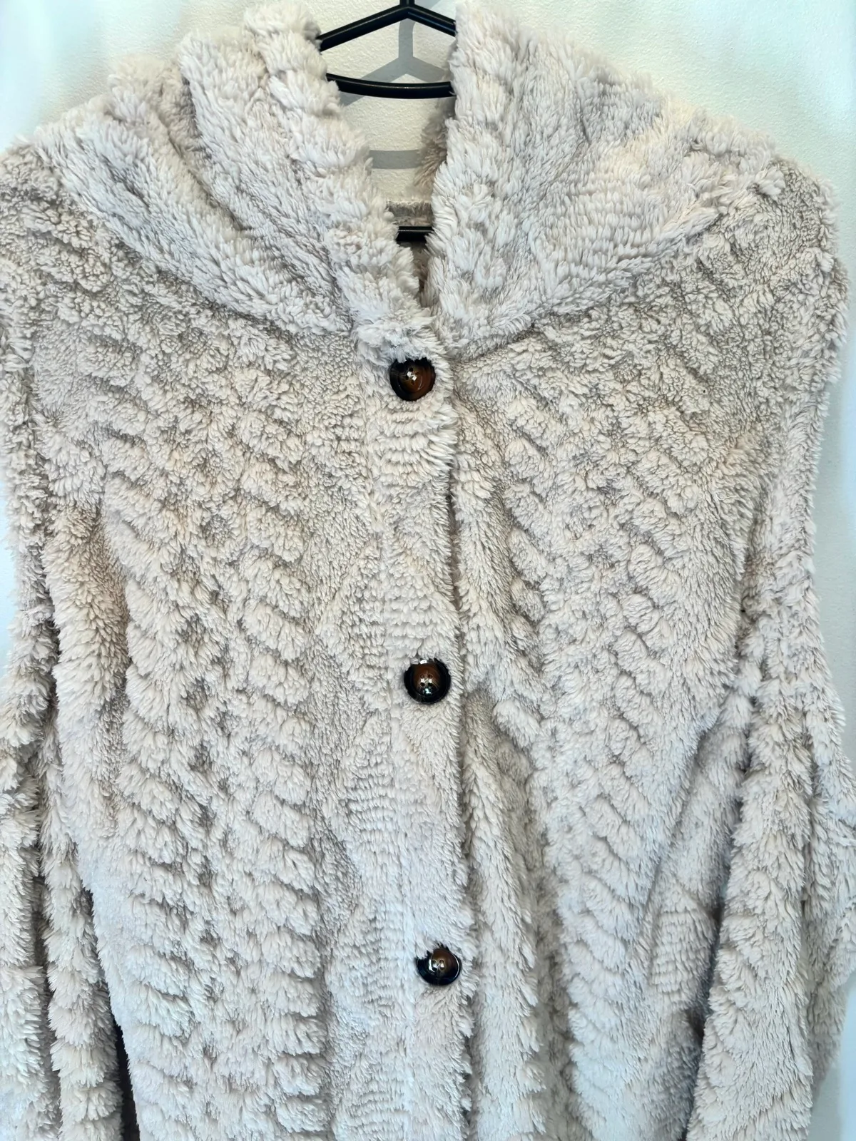 Cozy Hooded Faux Fur Fleece Cable Knit Vest – photo 2