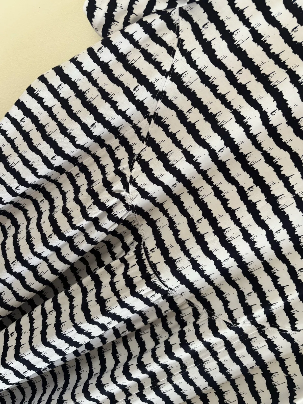 Onetenwillow XL Black & White Distressed Stripe Jersey Shift Dress – photo 4