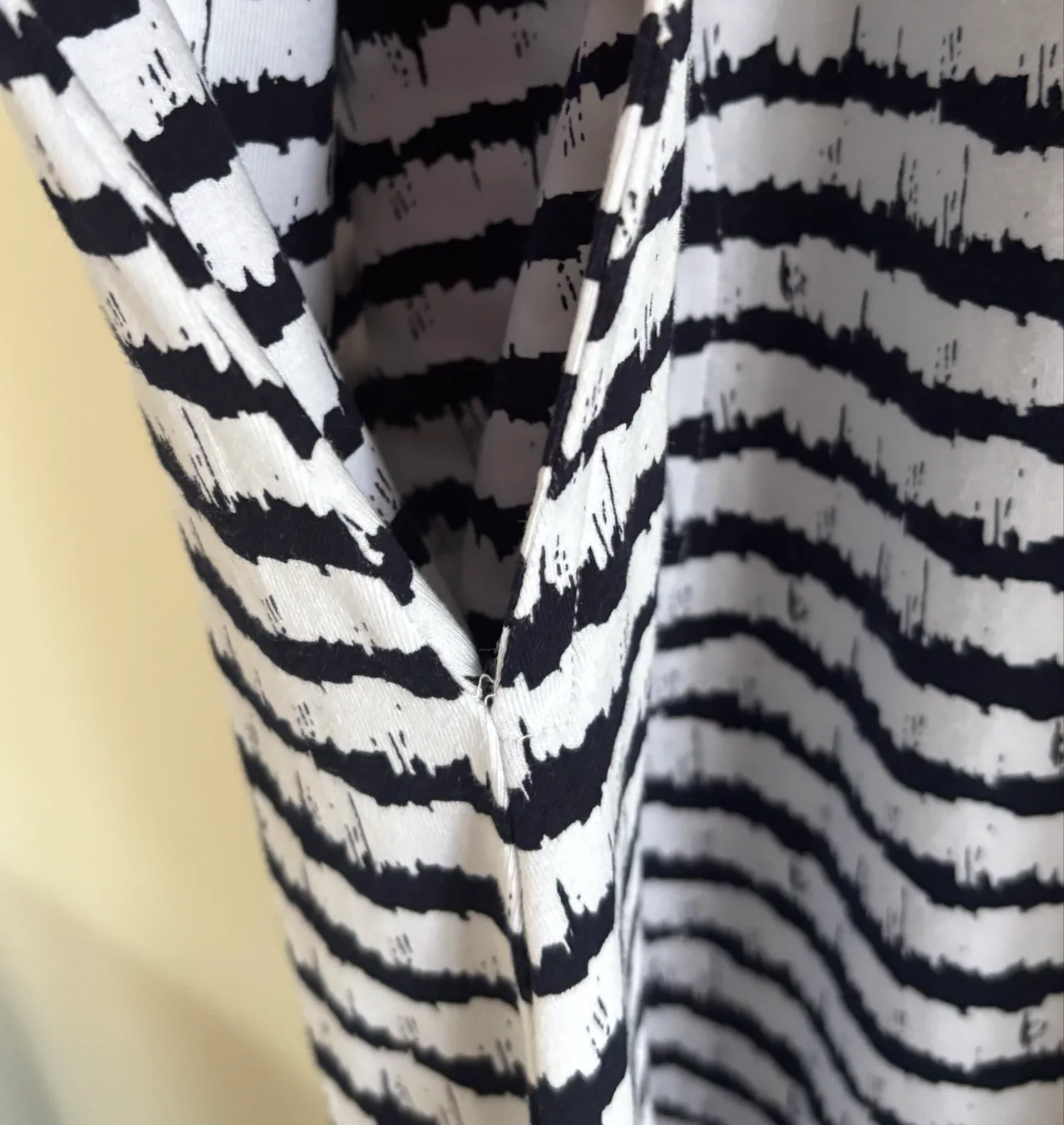 Onetenwillow Navy & White Textured Stripe T-Shirt Dress - XL — photo 3