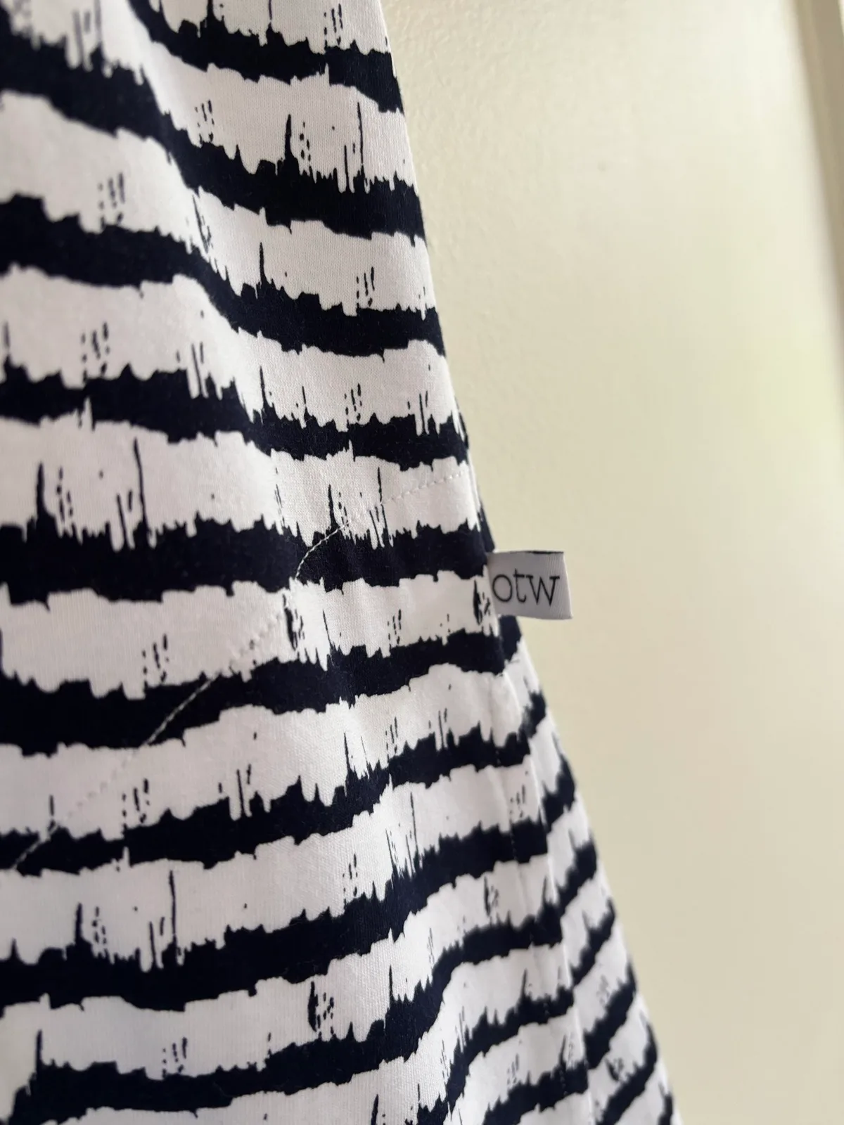Onetenwillow Navy & White Textured Stripe T-Shirt Dress - XL — photo 4