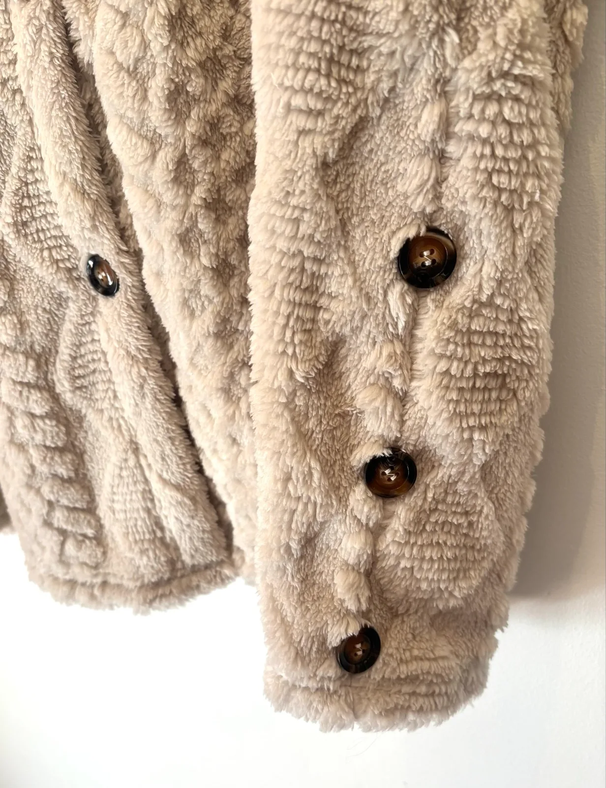 Cozy Hooded Faux Fur Fleece Cable Knit Vest – photo 4