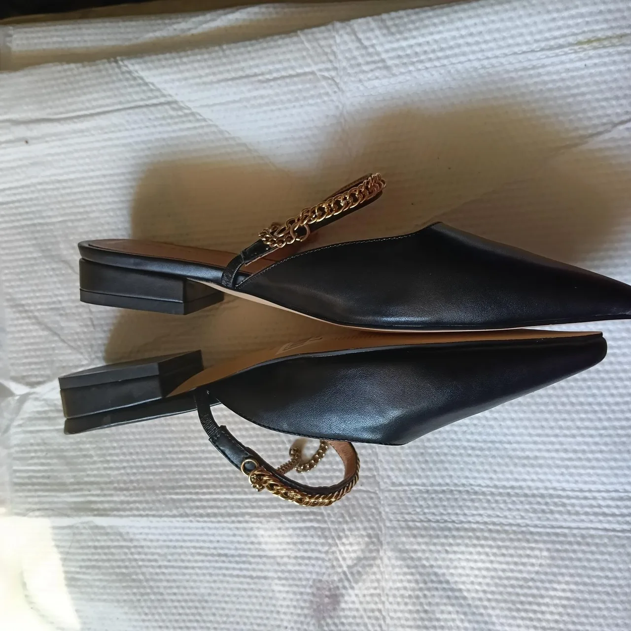 Shoes – photo 2
