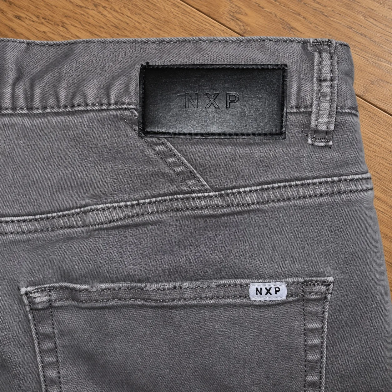 NXP Nena and Pasadena Grey Denim Biker Shorts Mens Size 32 – photo 5