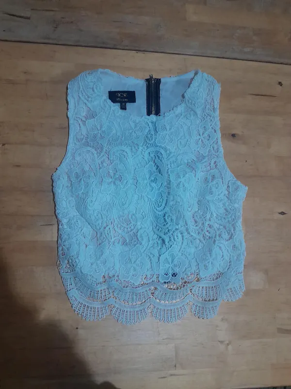 Ice lace crop top