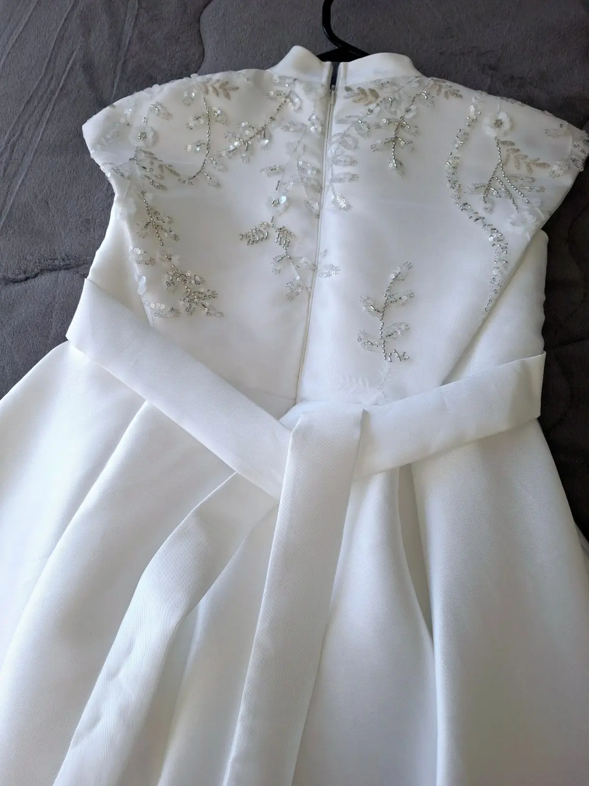 White formal dress fir girls – photo 2