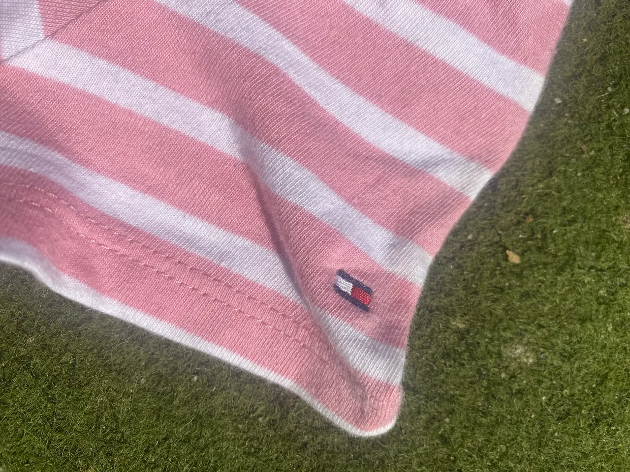 Tommy Hilfiger pink&white striped shorts sleeve crew neck t-shirt 2-3 years – photo 4