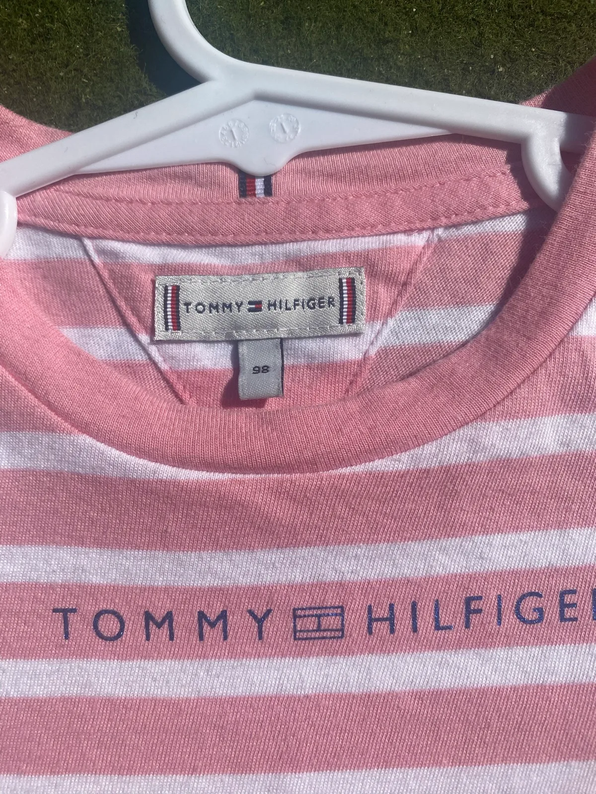 Tommy Hilfiger pink&white striped shorts sleeve crew neck t-shirt 2-3 years – photo 3