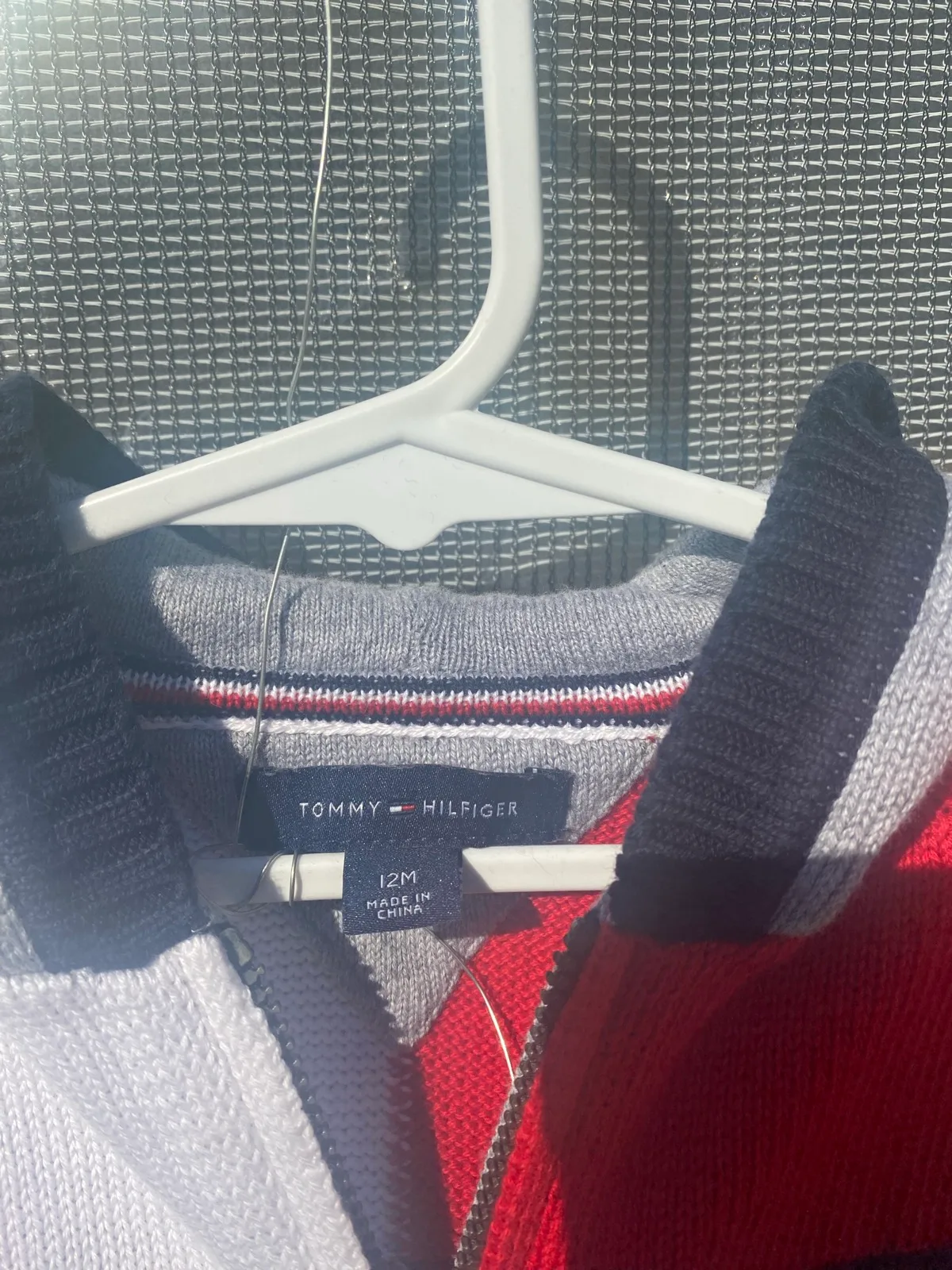 Tommy Hilfiger boy zip jacket with hoodie size 18 months — photo 2
