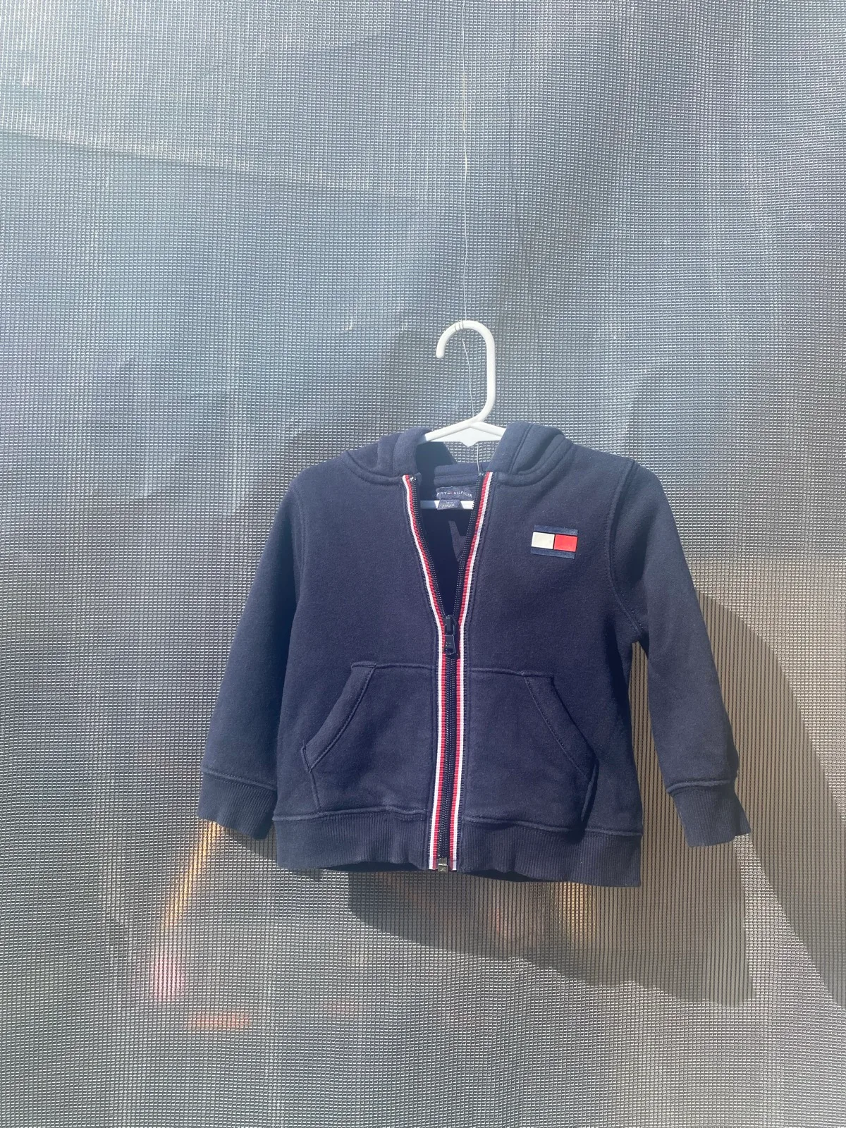 Tommy Hilfiger boy zipped jacket  18 months old — photo 2