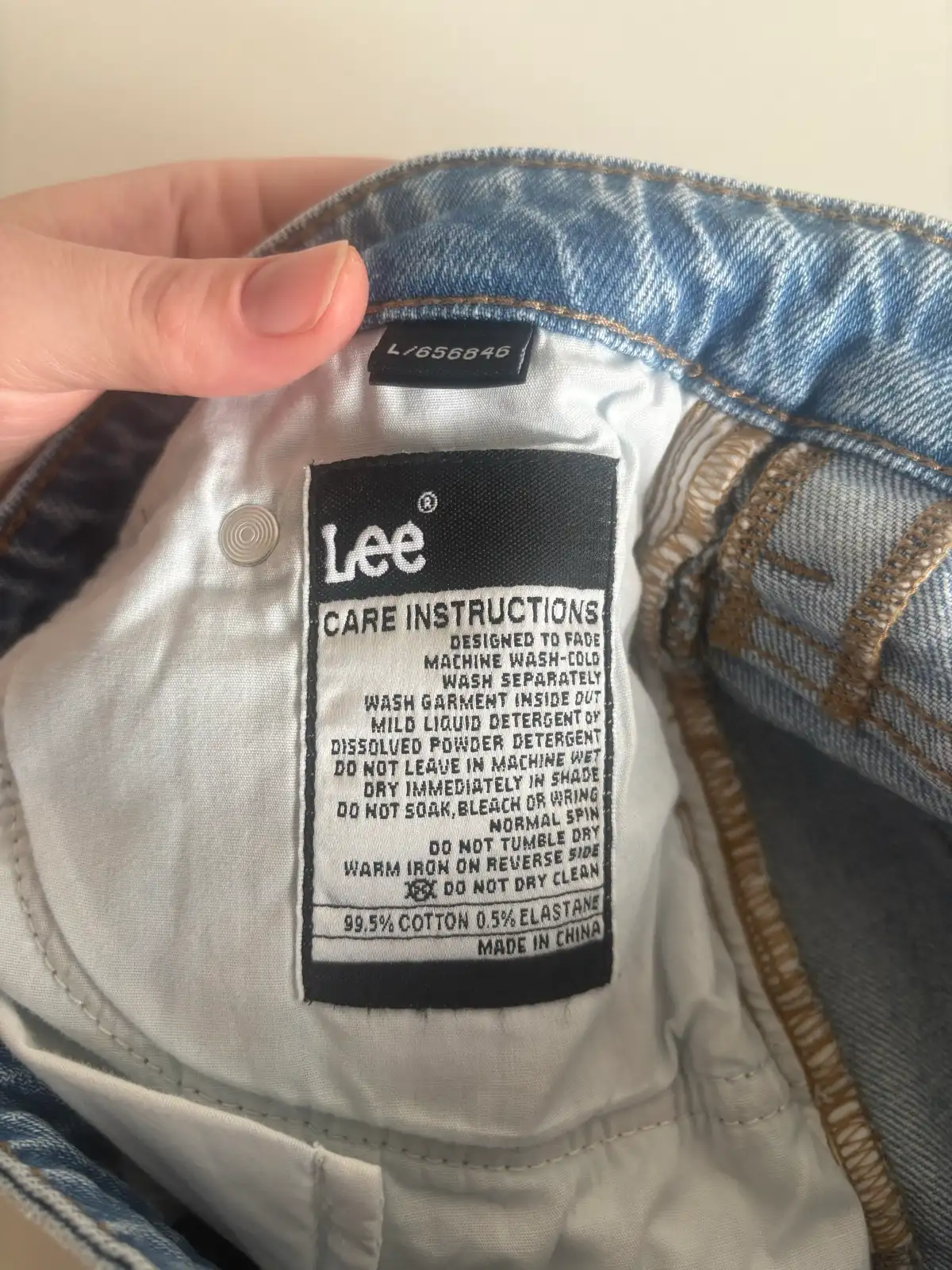 Lee High-Waist Relaxed Shorts Womens Size 8 Light Wash  5-Pocket Denim – photo 12