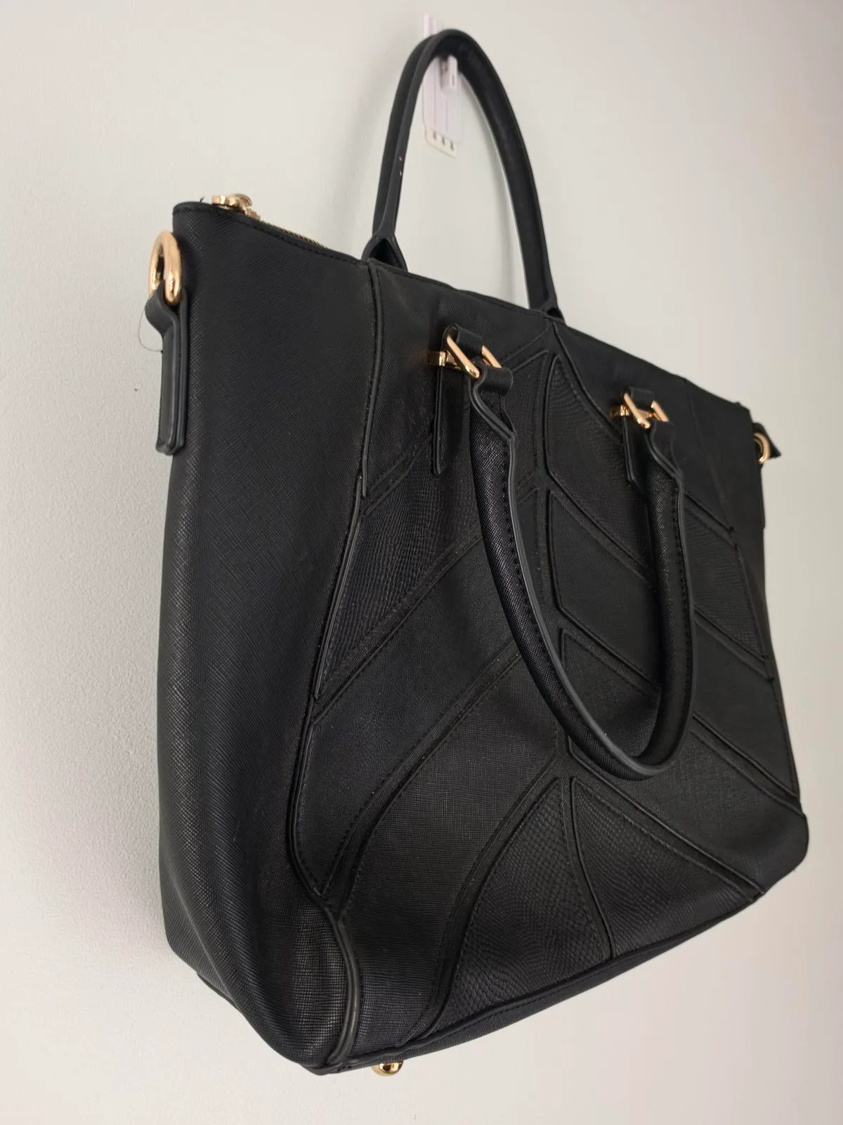 Colette by Colette Hayman Black Geometric Textured Tote Bag — photo 6