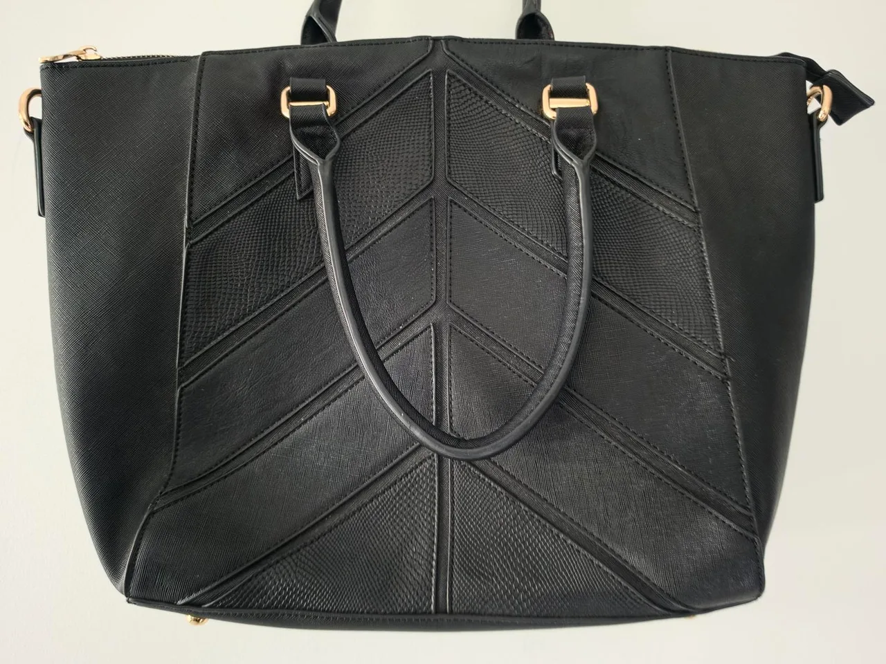 Colette by Colette Hayman Black Geometric Textured Tote Bag — photo 2