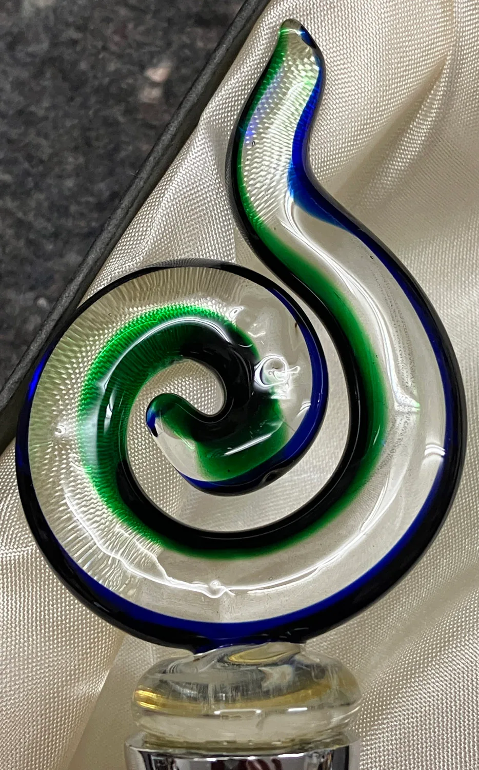 Vintage New Zealand KORU SPIRAL Art Glass Bottle Stopper (Boxed) — photo 8