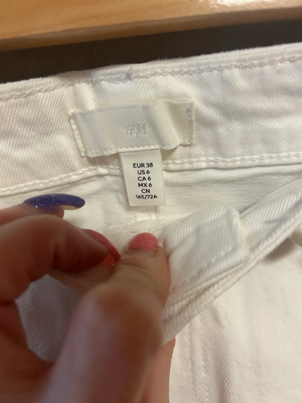 H & M white cutoff denim shorts – photo 2