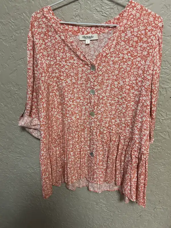 Threadz orange/white floral tunic blouse