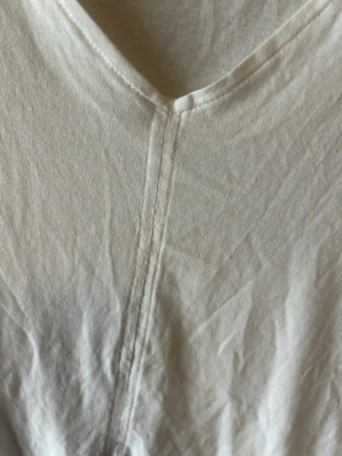Sussan white cotton v neck tee – photo 3