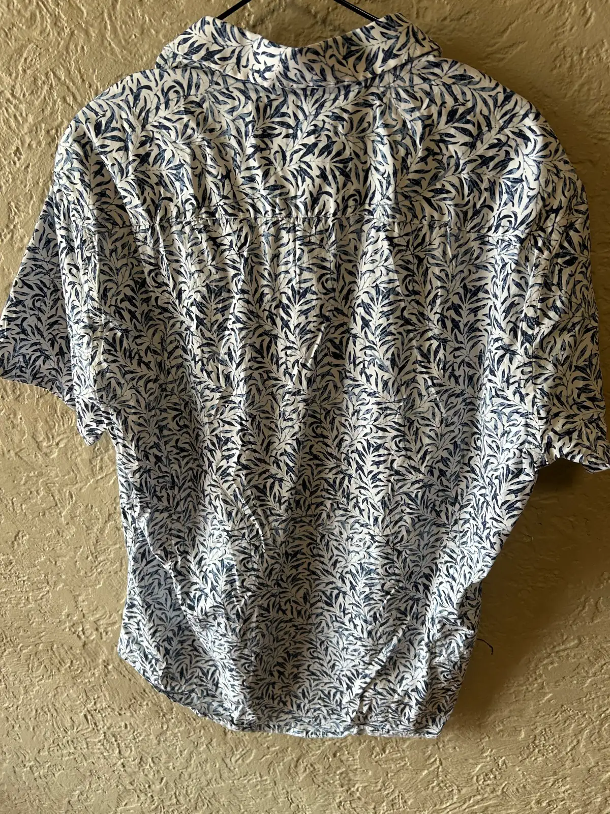 Mecoto white with blue leaf print shirt – photo 4