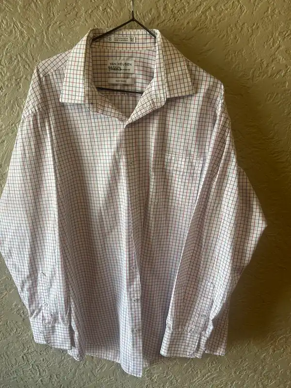Men’s Van Heusen long sleeve shirt