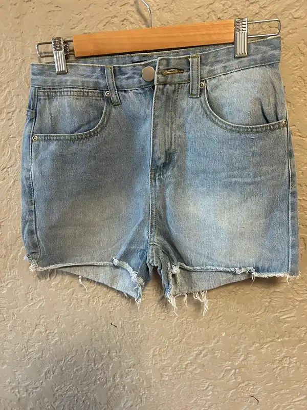Boohoo blue denim shorts