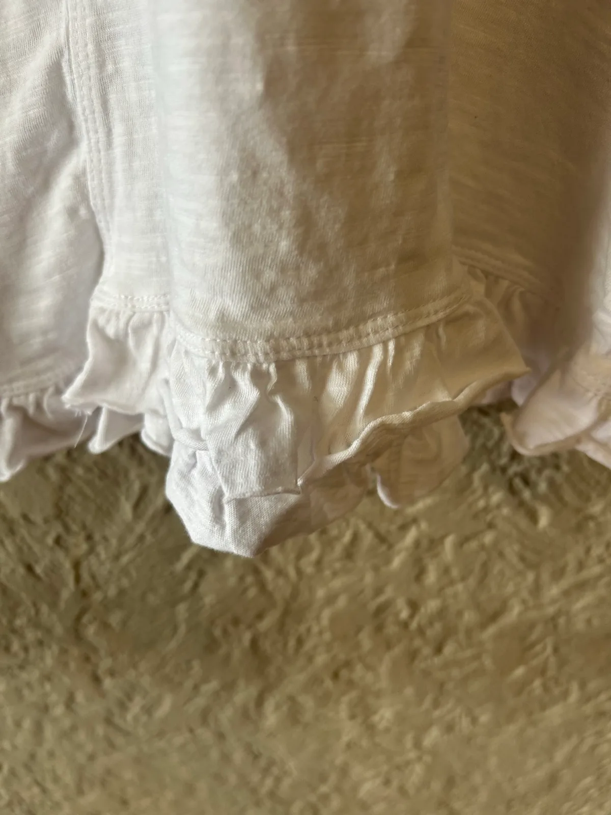 White cotton short sleeve tshirt with ruffled hem – photo 2