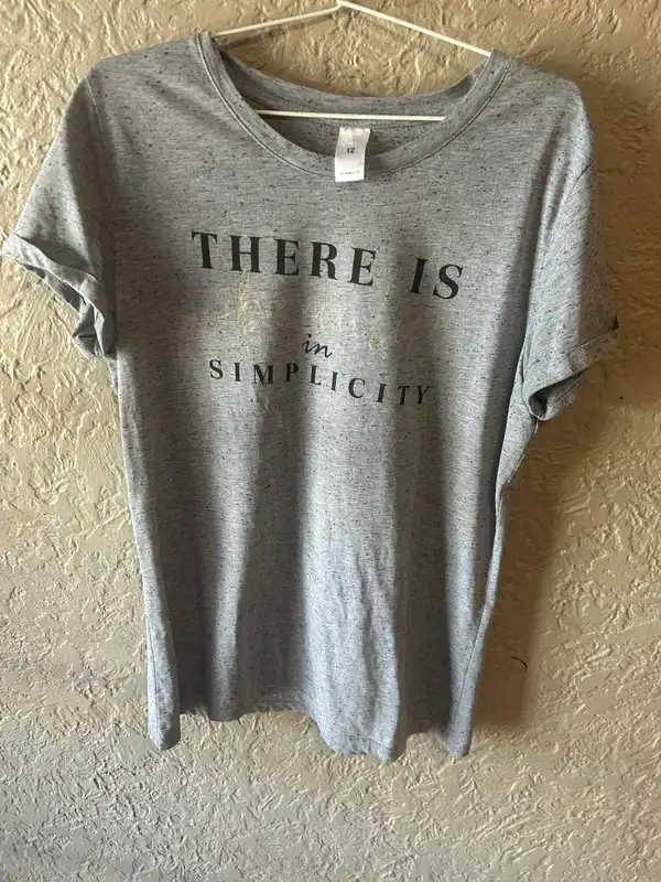 Women’s grey tshirt with graphic