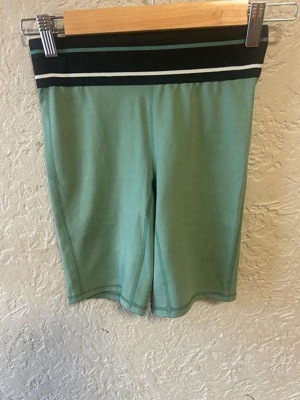Cotton on body green/black activewear shorts