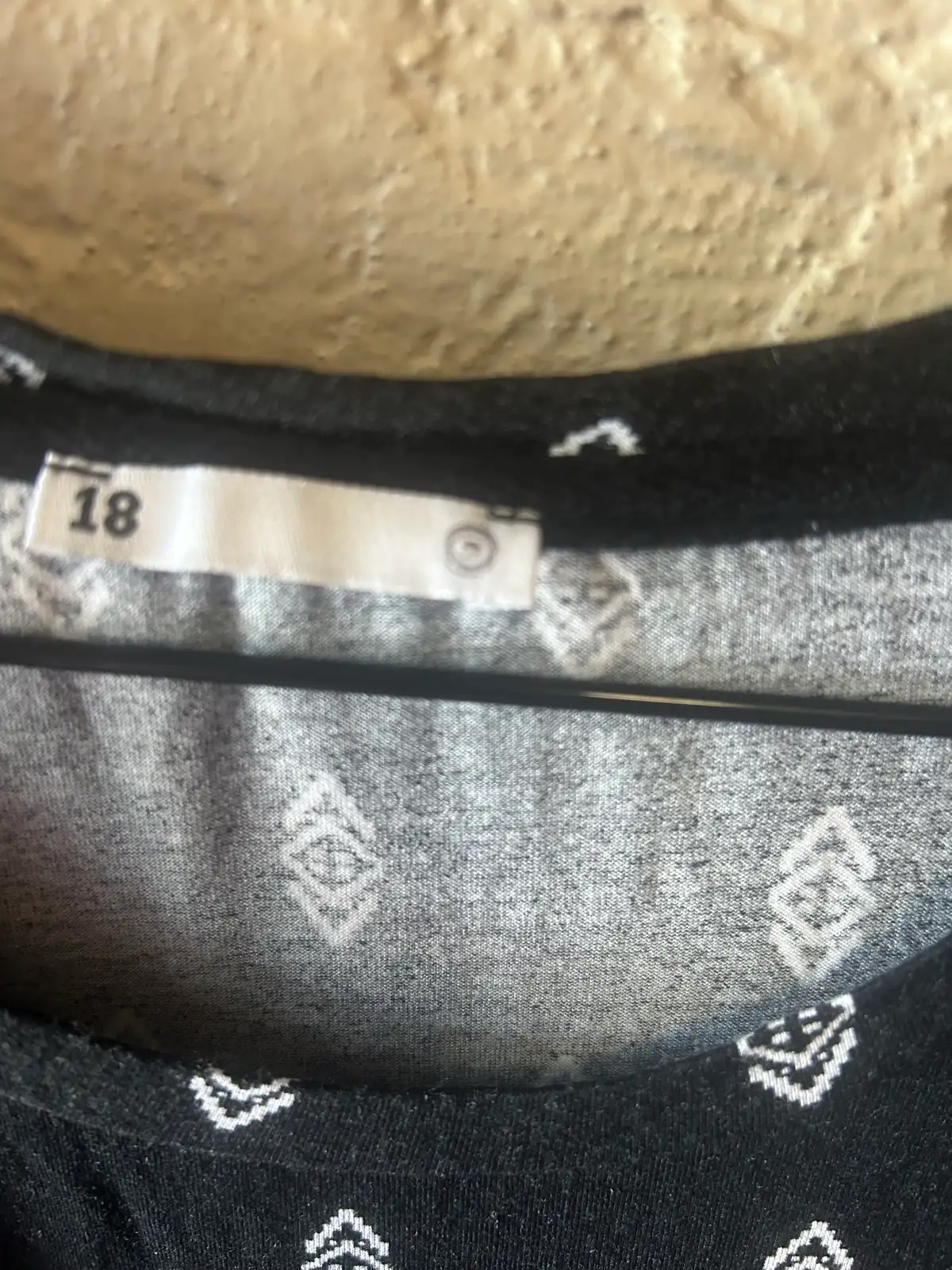 Target black/white diamond top – photo 3