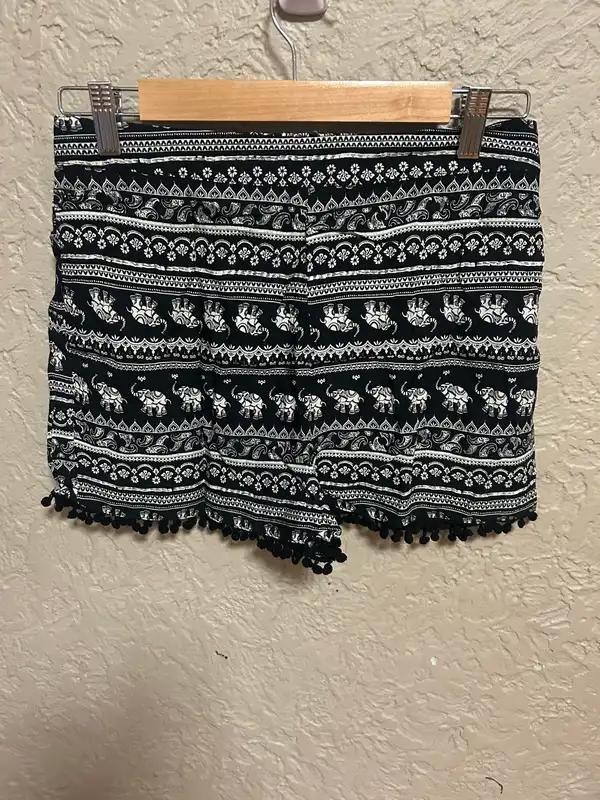 Lily loves black/white elephant print shorts