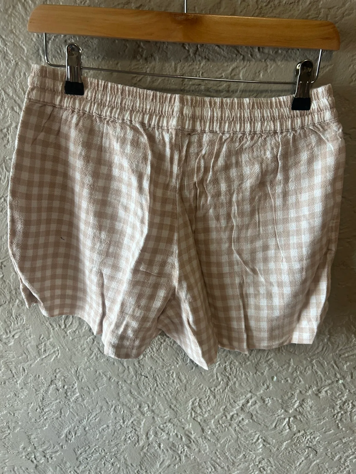 Danii Minogue brown/white gingham shorts – photo 3