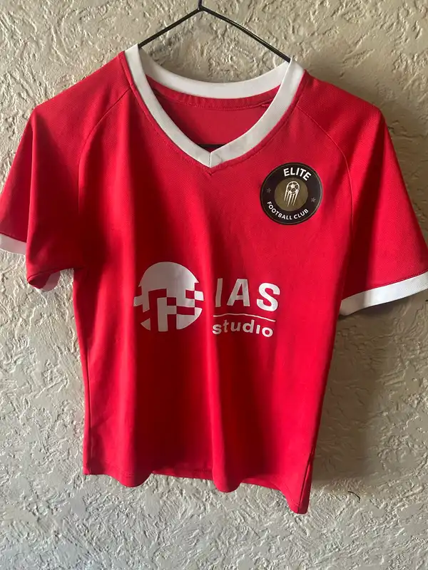 Kids red elite football club jersey