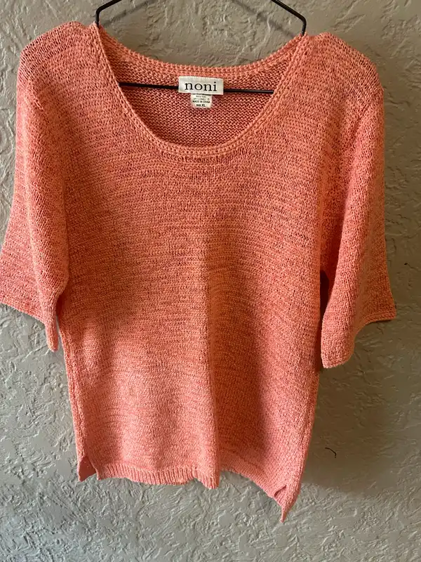 Noni orange short sleeve knit top