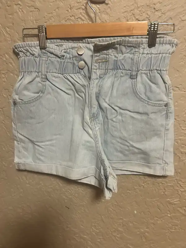 Cotton on light wash denim shorts