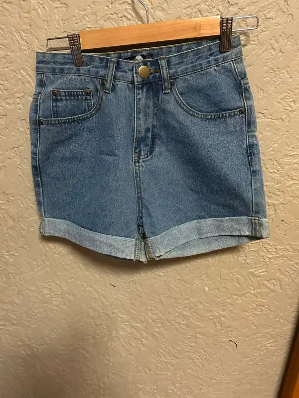 Boohoo blue denim cuffed shorts