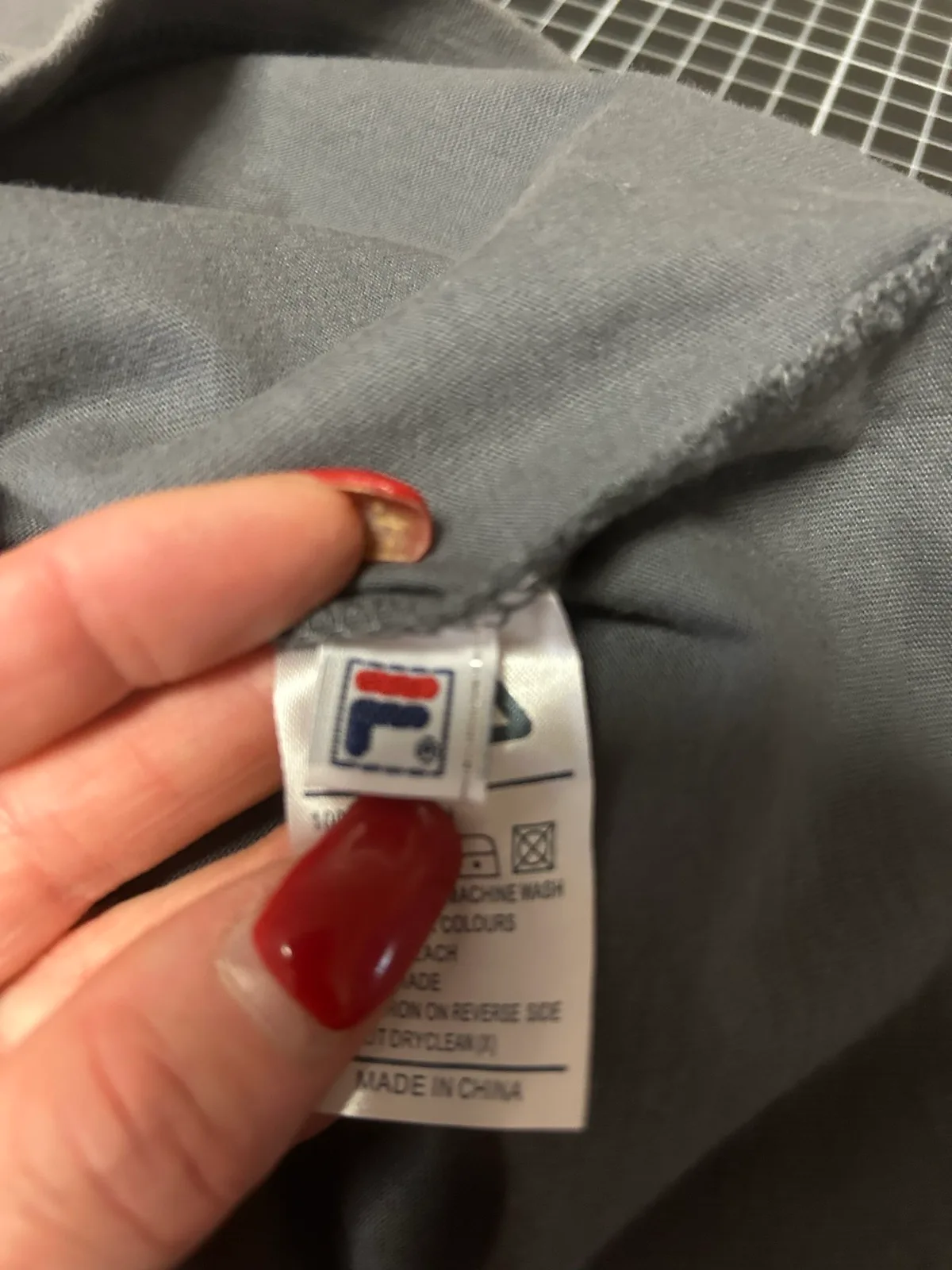 Men’s grey Fila tee size small – photo 5