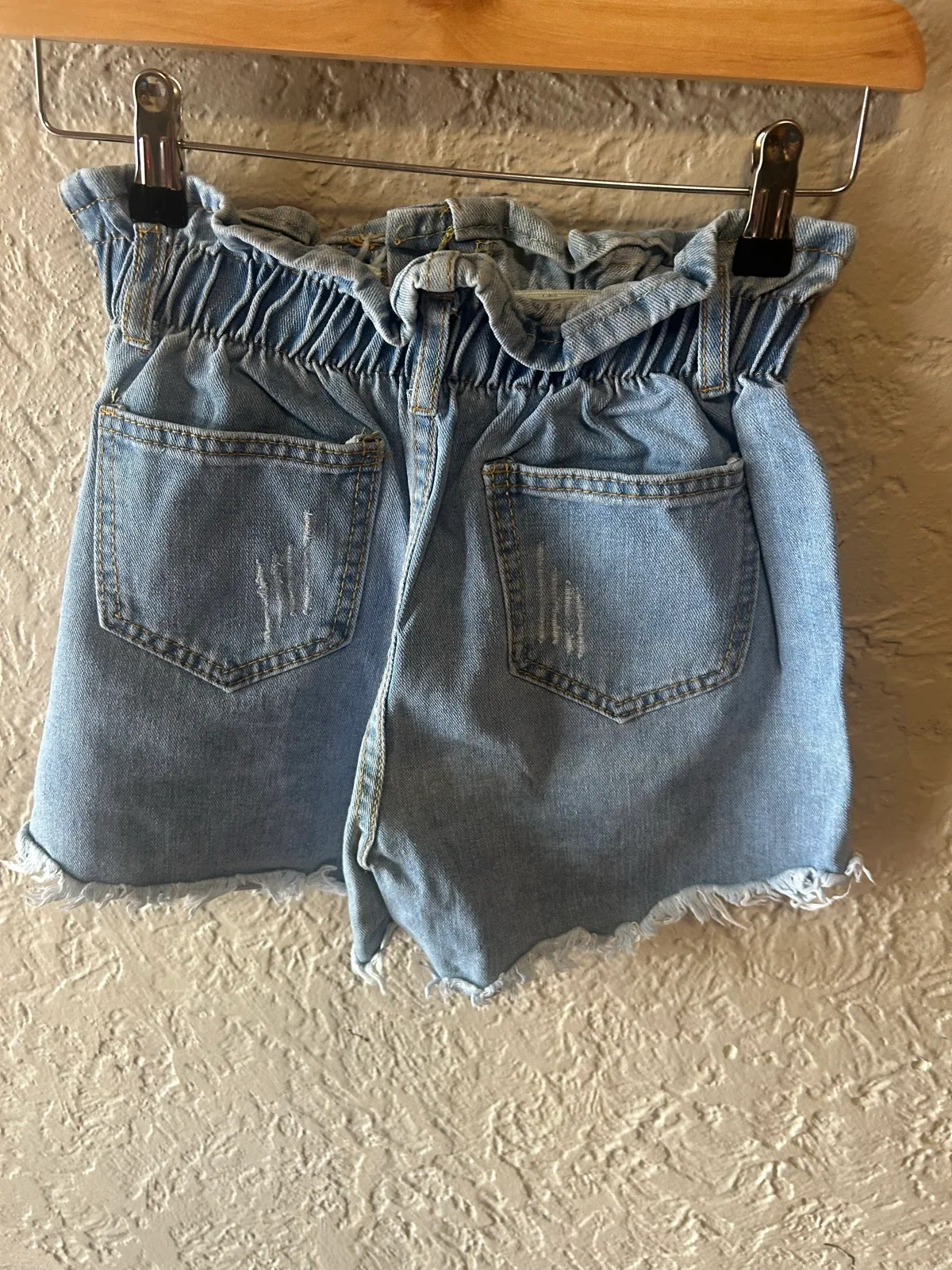 Blue denim distressed shorts – photo 2