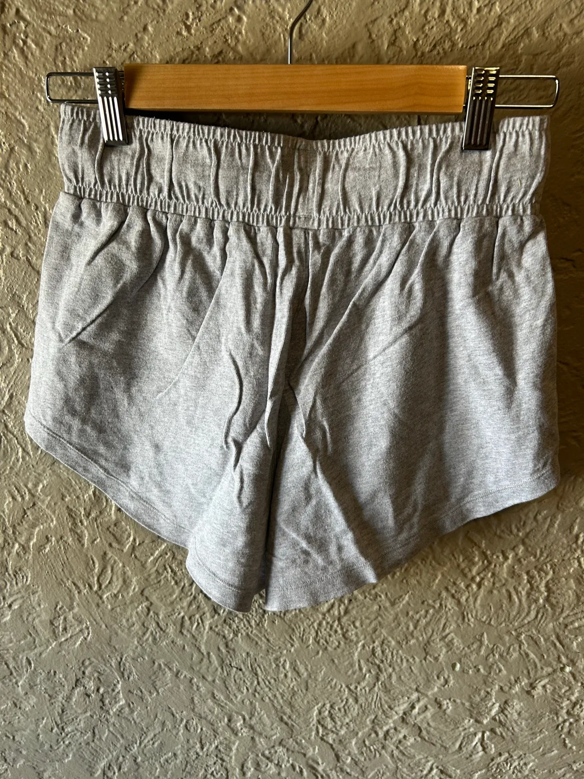 Lorna Jane grey athletic shorts – photo 3