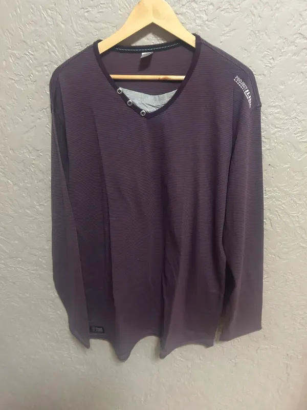 Men’s target purple long sleeve top