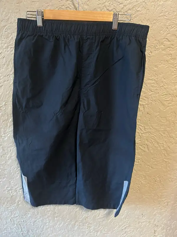 Men’s now brand 3/4 navy shorts/pants