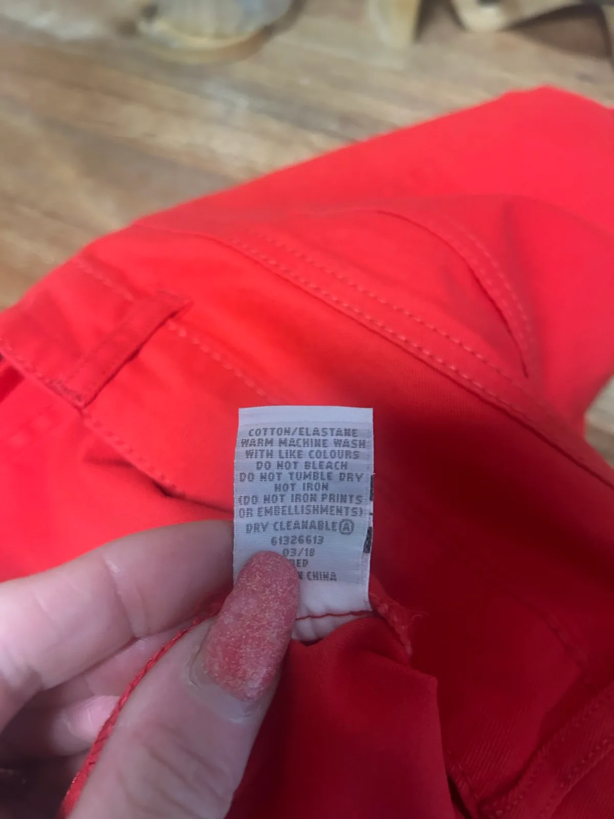 Red target chino style shorts – photo 4