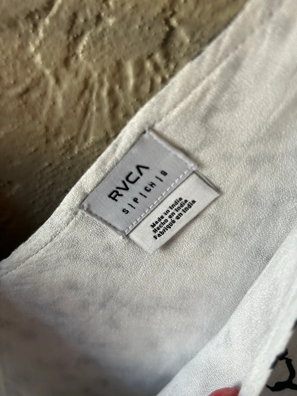 RVCA white v neck playsuit with abstract design – photo 2
