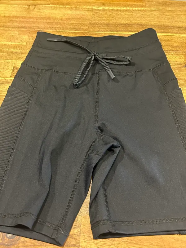 Cotton on body black bike shorts