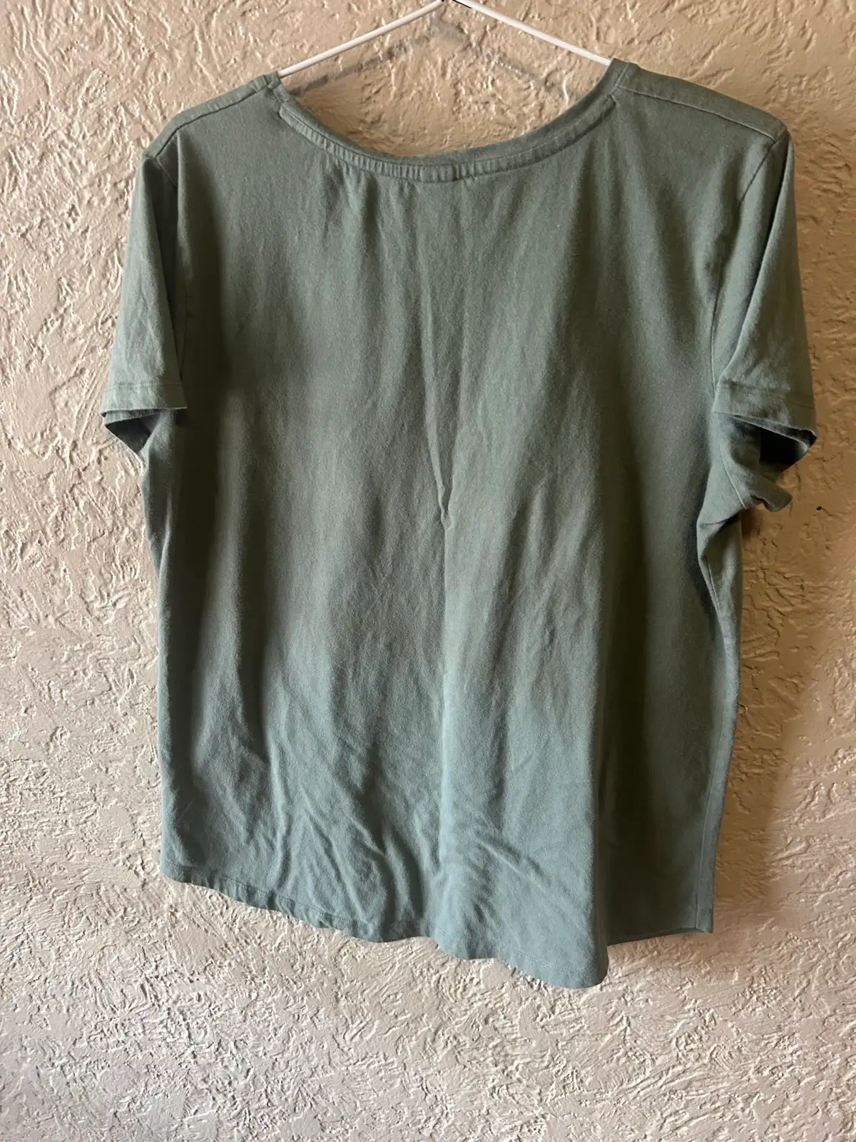 Elm green tee with checkered cross – photo 3