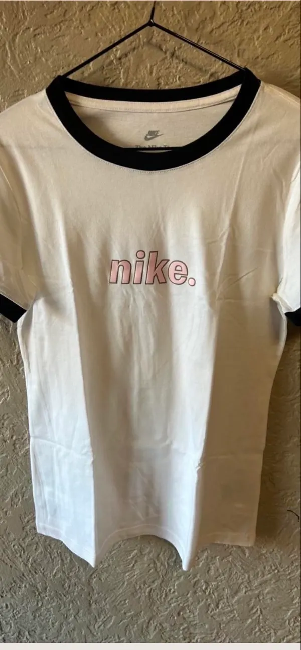 Women’s cream nike ringer tee